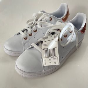 Adidas Women’s Originals Stan Smith Shoes White/Golden.